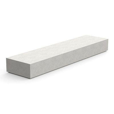 Architektūrinio betono suoliukas baltame fone